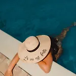 La Vie Est Belle Villa *