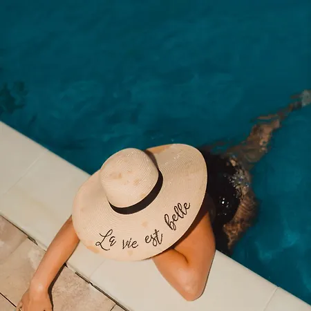 La Vie Est Belle Villa *